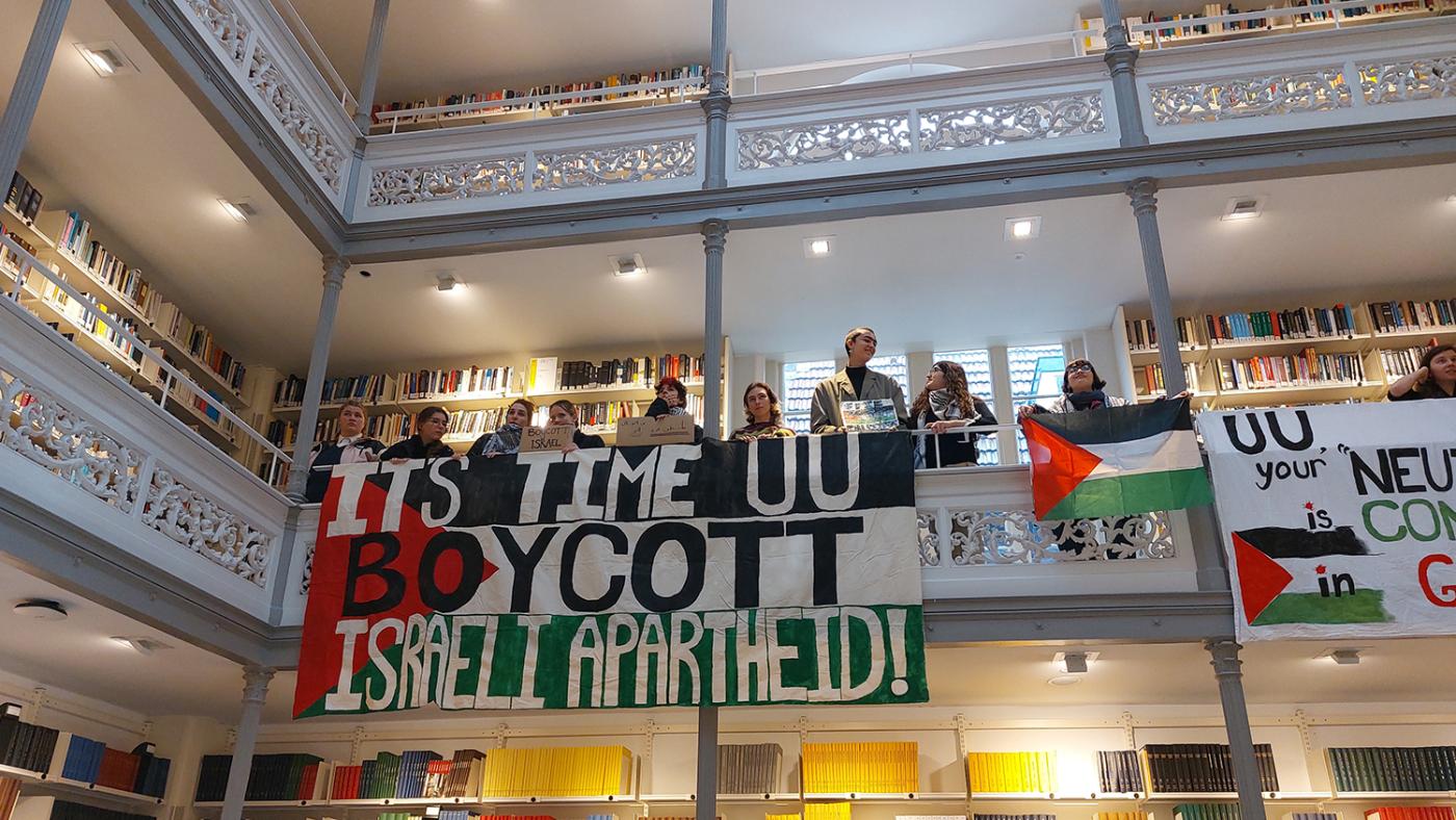 Het mag knetteren tijdens het college, ook als het over Israël en